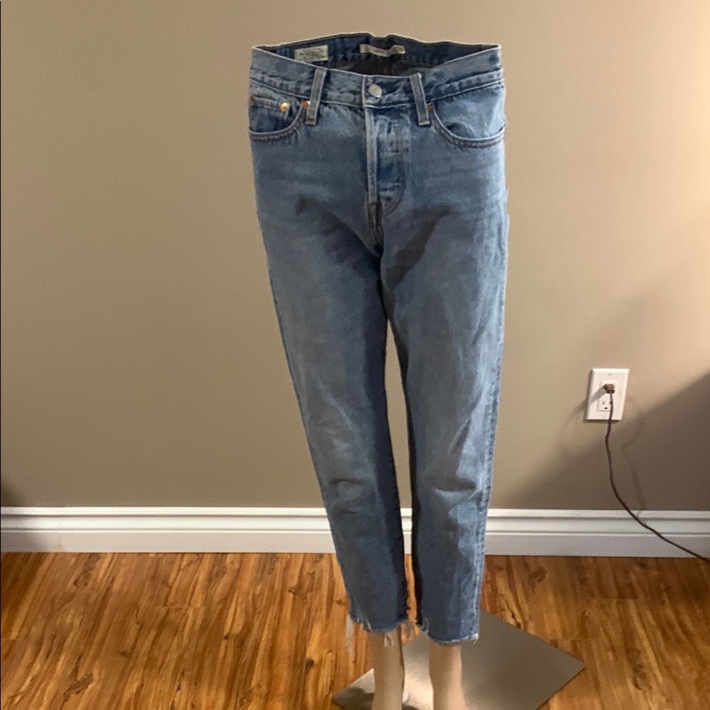 Classic Levi’s Women's Wedgie Ankle Cropped Blue Jeans Size 25/27